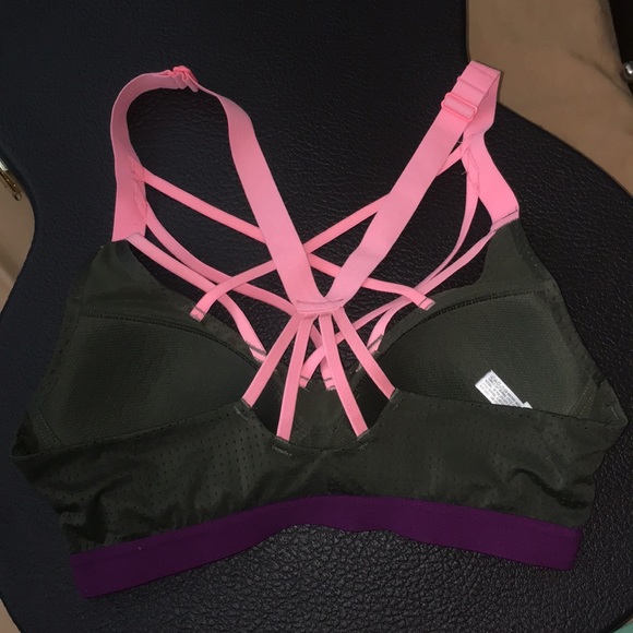 VS Sports Bra - Picture 5 of 8
